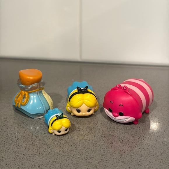 Disney’s Alice in Wonderland Tsum Tsum bundle - Picture 1 of 1